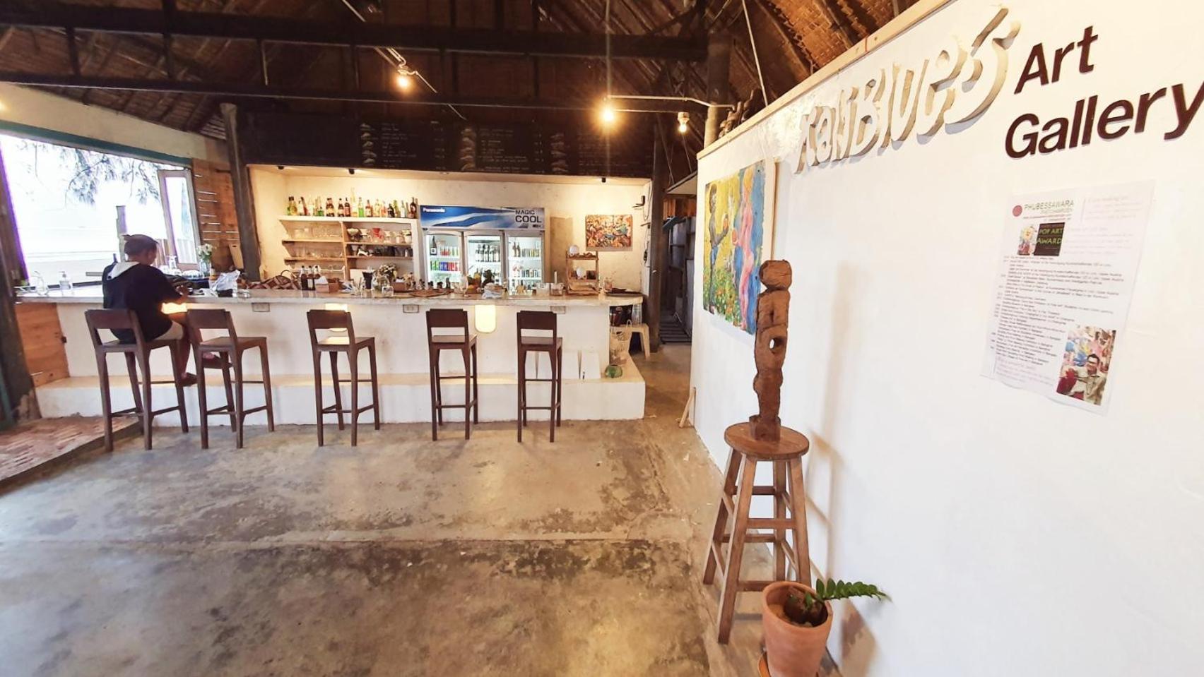 Maliblues Bed & Art Gallery Chumphon Exterior photo